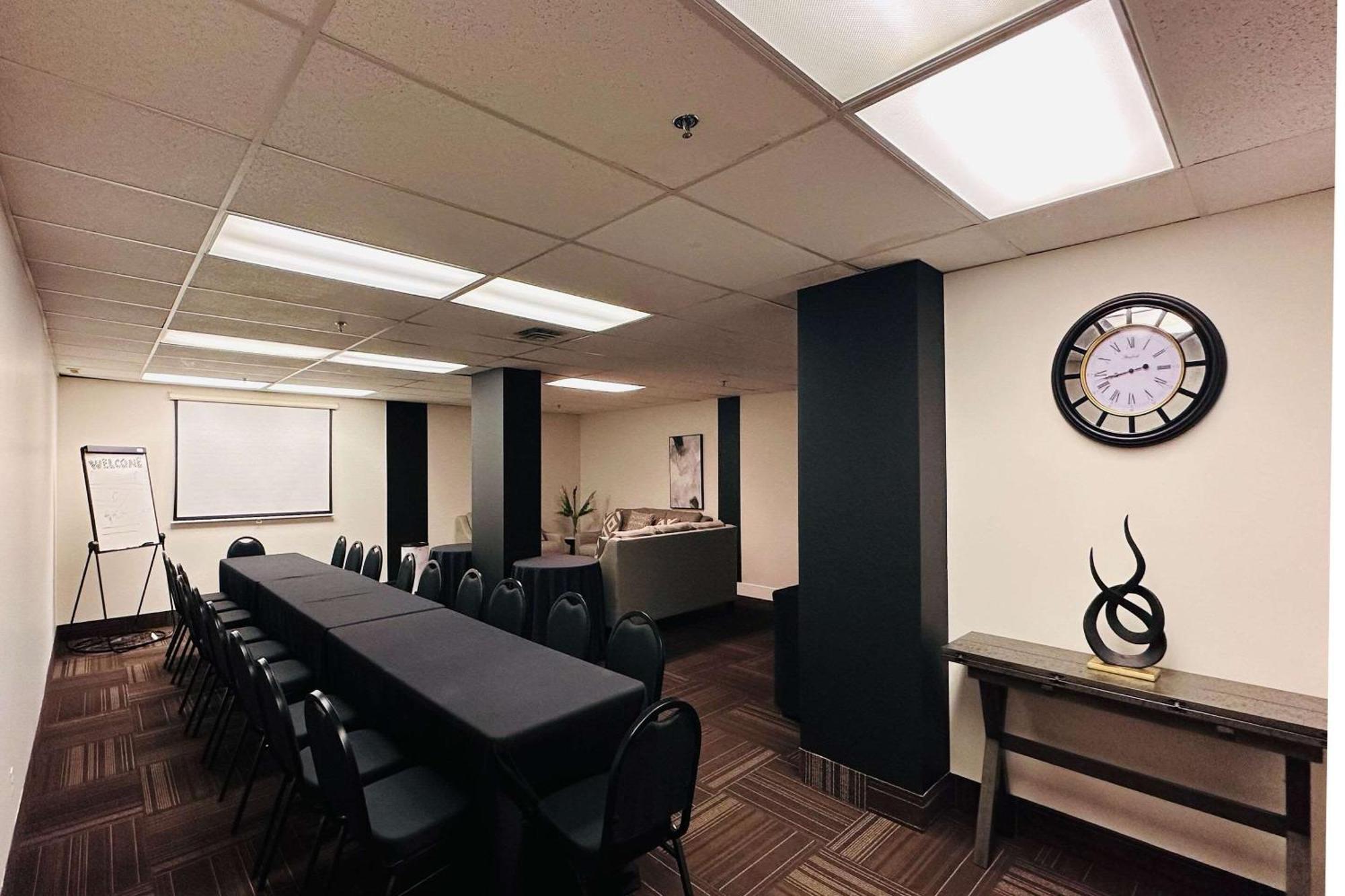 Quality Inn Камлупс Экстерьер фото